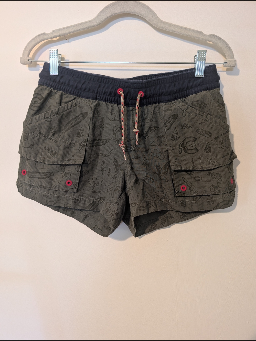 Columbia Olive Green Cargo Athletic Shorts with Navy Waistband
